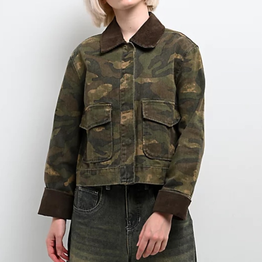 NWT Ashley 100% cotton Women’s Came Wash Crop Barn Jacket/Top Brown/green Size M